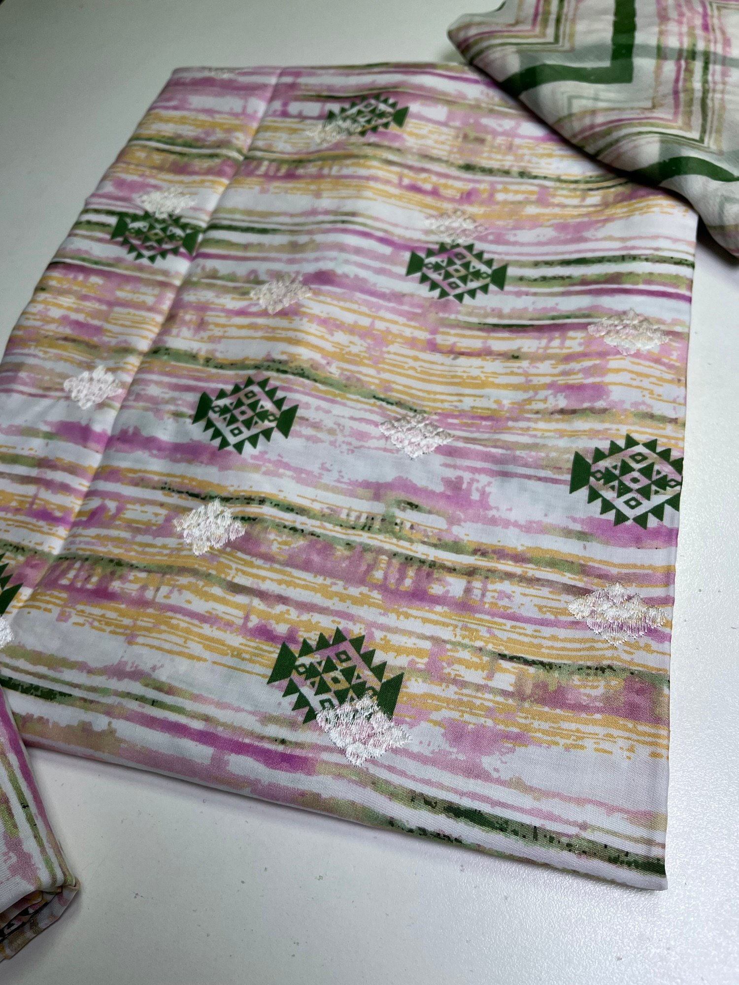 Bareeze Winter 2025 | Linen 3 Piece - 16 - Image 3