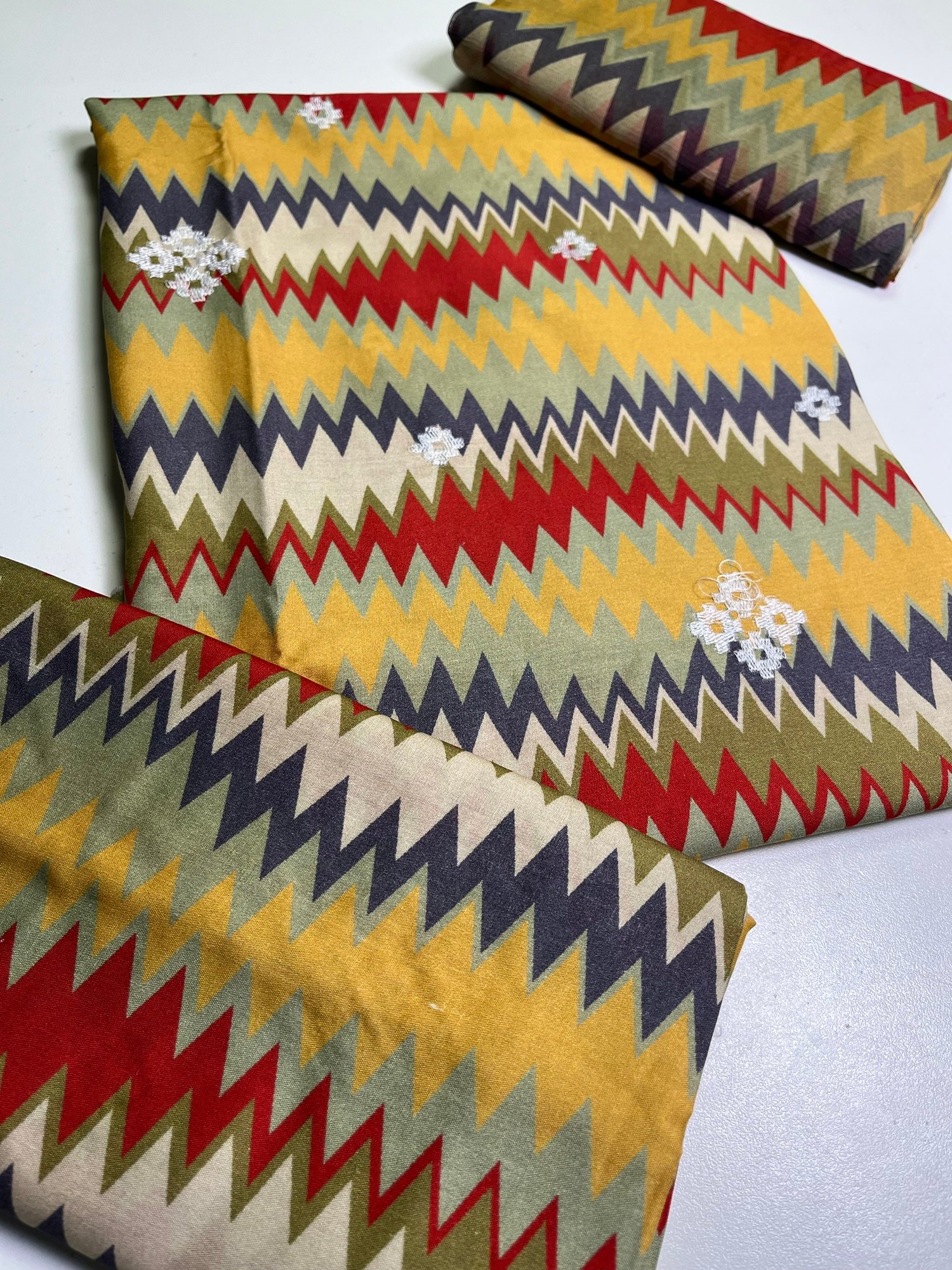 Bareeze Winter 2025 | Linen 3 Piece - 15 - Image 2