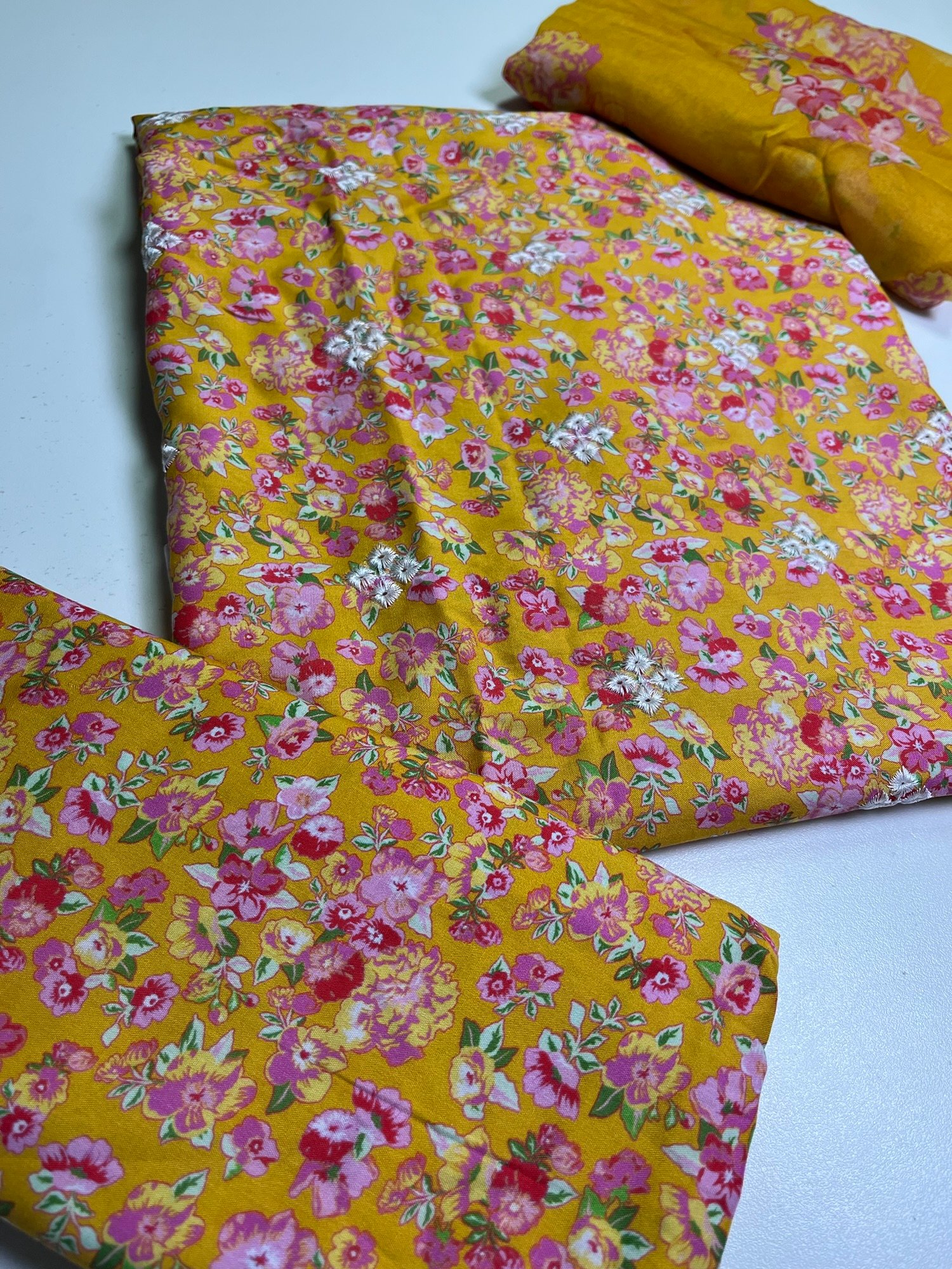 Bareeze Winter 2025 | Linen 3 Piece - 13 - Image 2