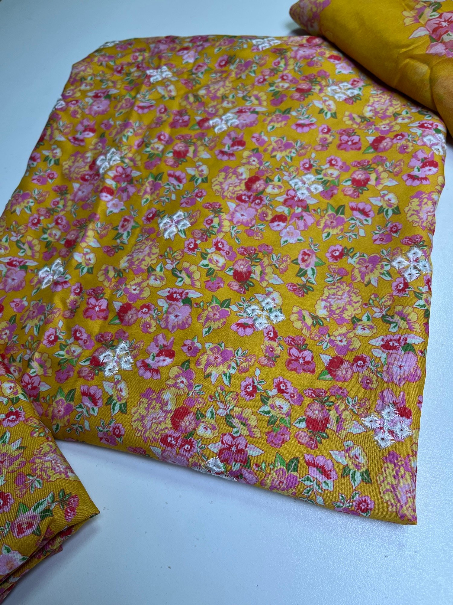 Bareeze Winter 2025 | Linen 3 Piece - 13 - Image 3