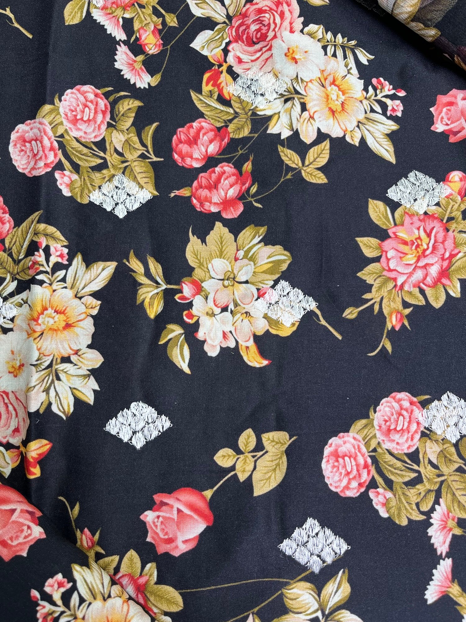 Bareeze Winter 2025 | Linen 3 Piece - 14 - Image 4