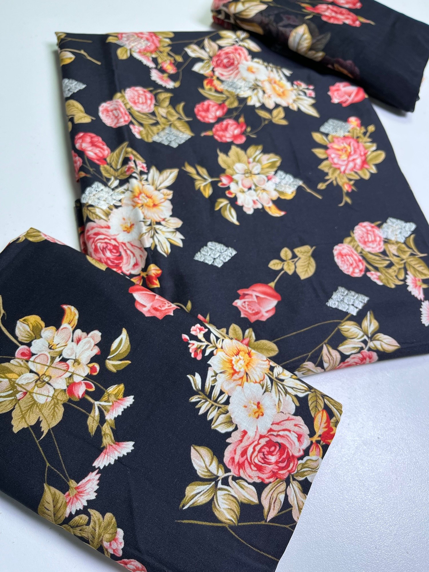 Bareeze Winter 2025 | Linen 3 Piece - 14 - Image 2