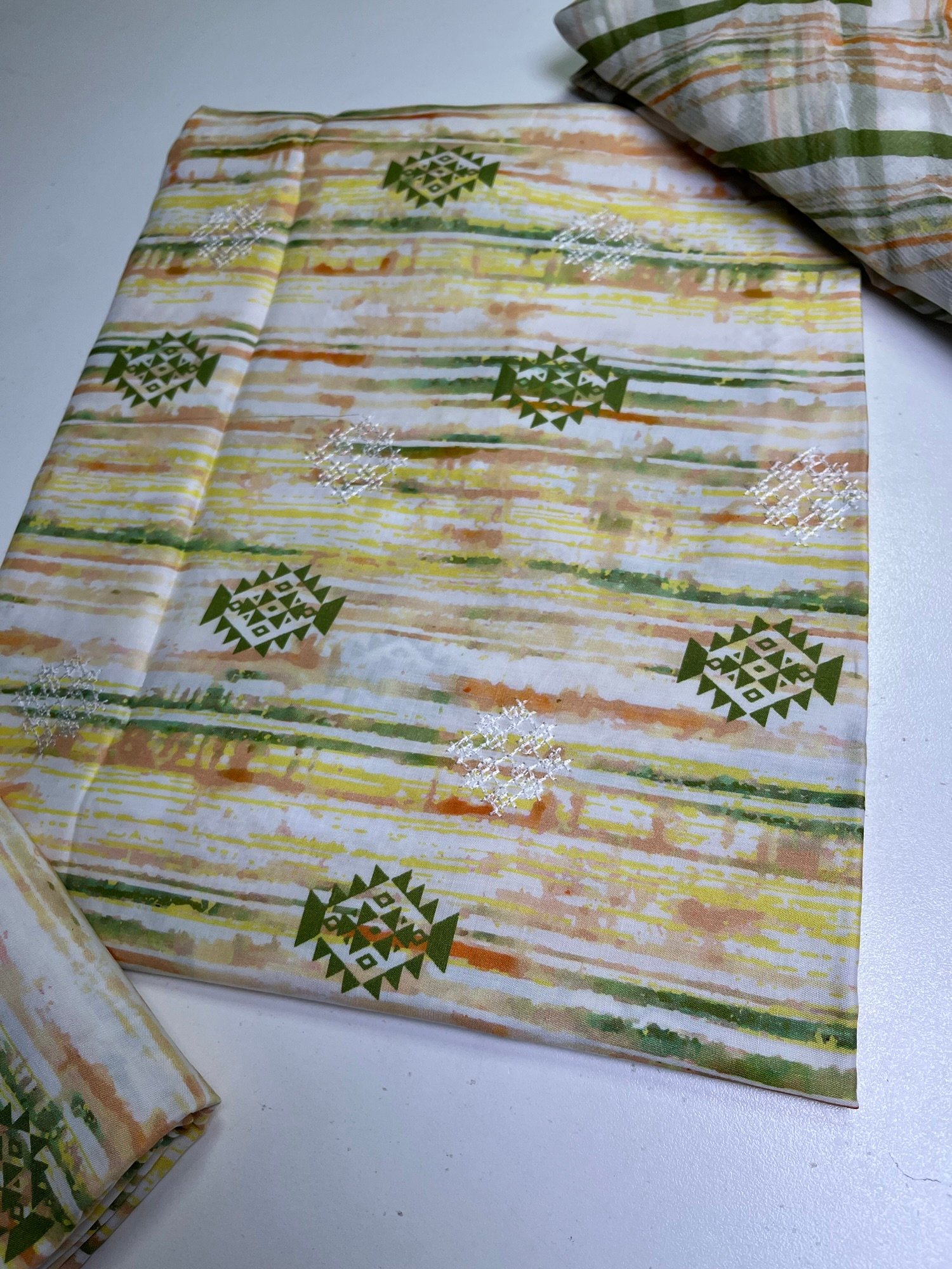 Bareeze Winter 2025 | Linen 3 Piece - 17 - Image 3